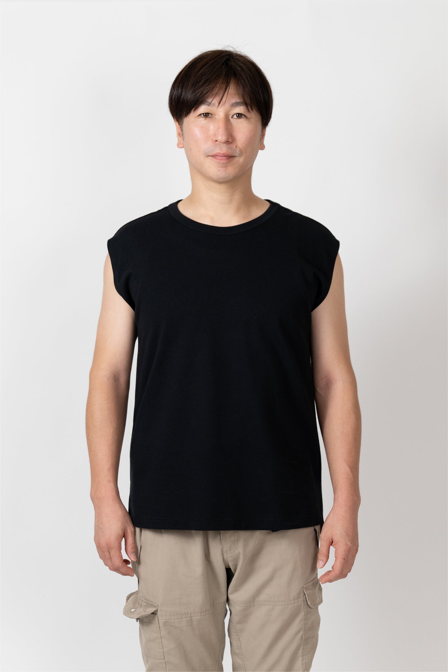 Sleeveless T-shirt